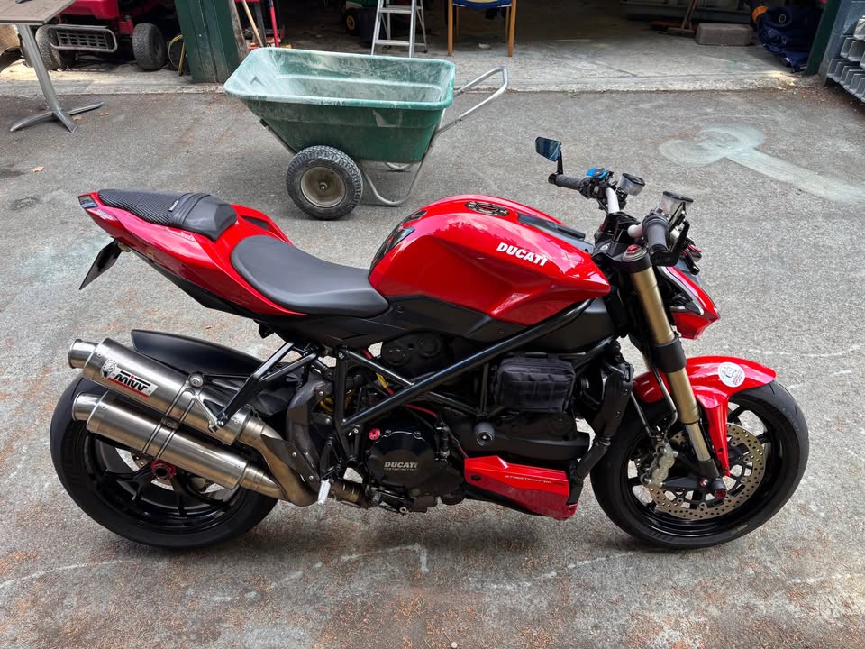DUCATI Streetfighter 848 photo 4